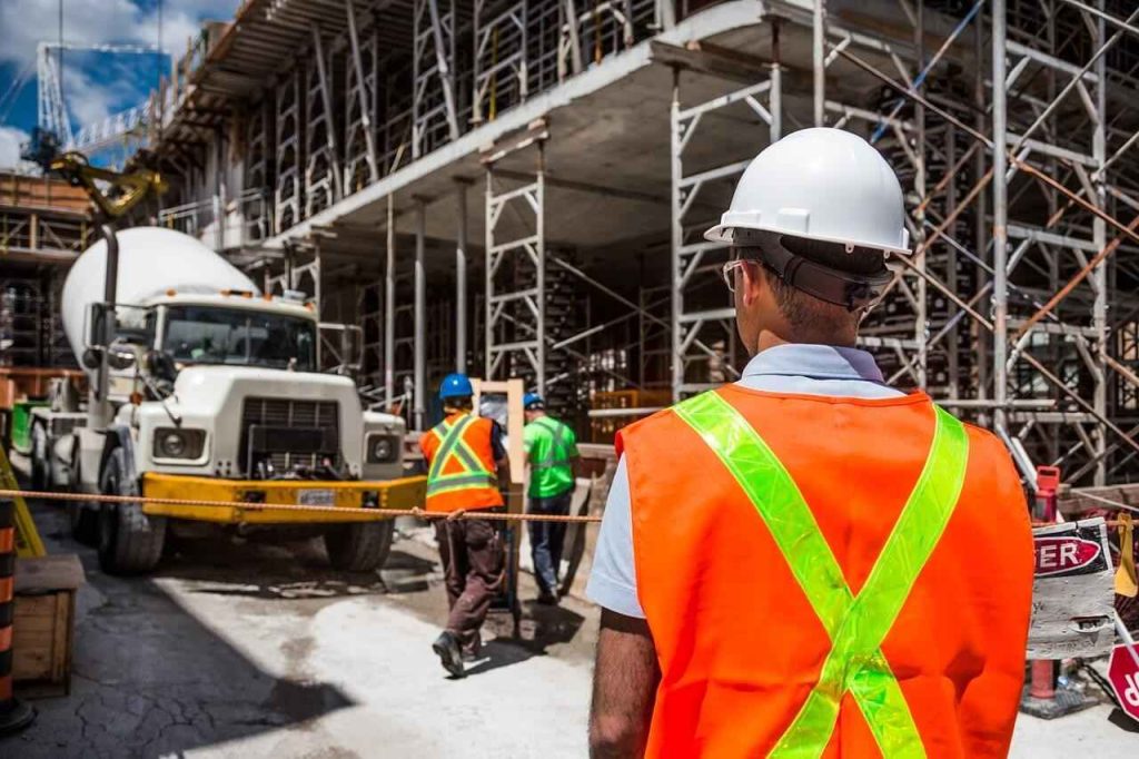 5 Things to Keep in Mind Before Hiring a Concrete Contractor